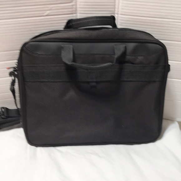 New! Targus computer briefcase with multiple compartments - Picture 2 of 4